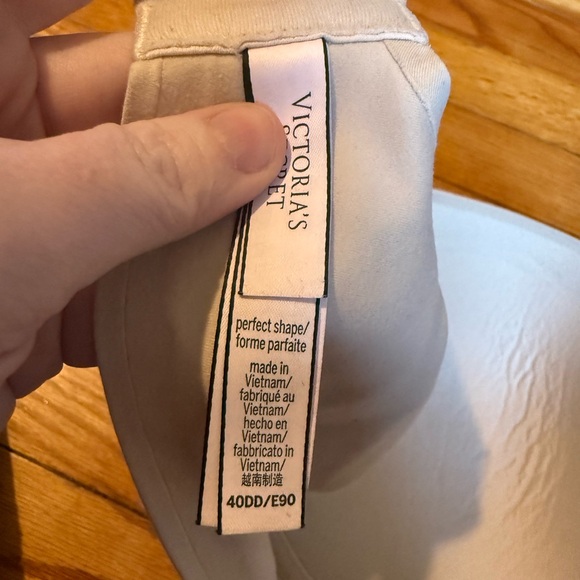 Victoria’s Secret 40DD Push Up Perfect Shape Bra - Picture 3 of 3